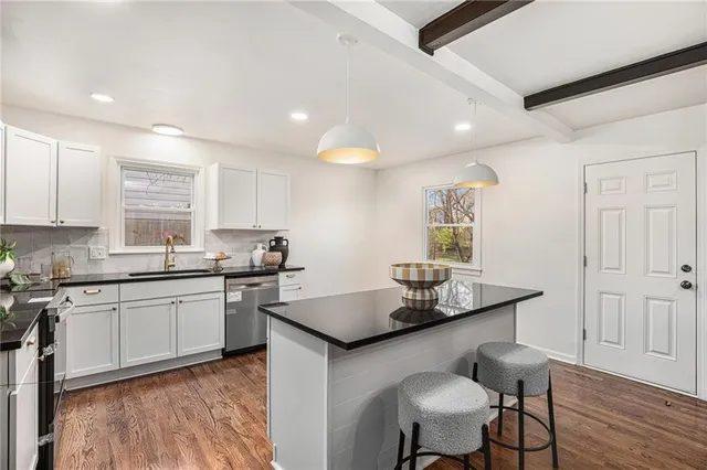 $240,000 | 6020 East 151 Street, Grandview, MO 64030