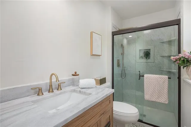 $240,000 | 6020 East 151 Street, Grandview, MO 64030