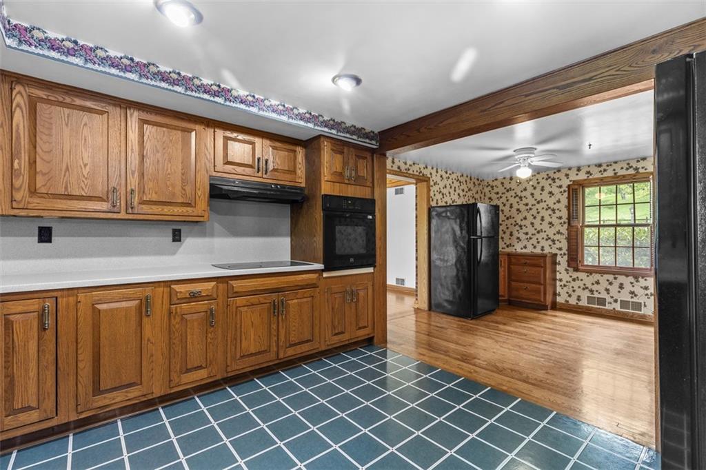1611 Powers Run Road Pittsburgh, PA 15238 - Photo 15 of 40 Gallery Image 15