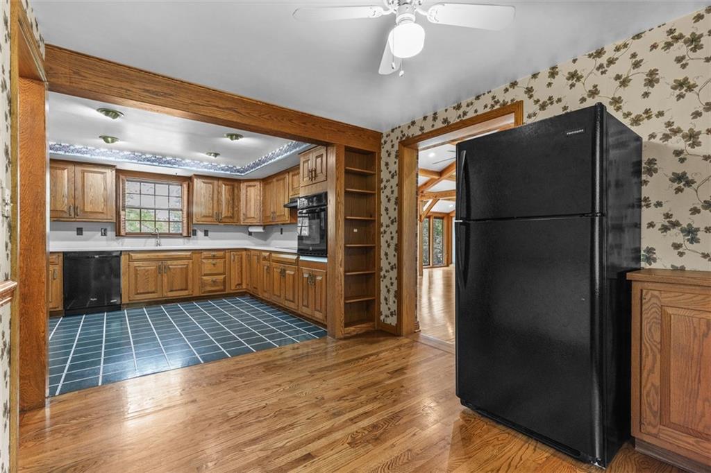 1611 Powers Run Road Pittsburgh, PA 15238 - Photo 18 of 40 Gallery Image 18