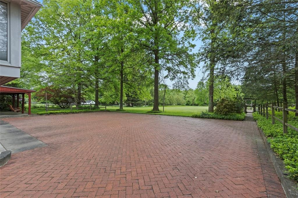 1611 Powers Run Road Pittsburgh, PA 15238 - Photo 33 of 40 Gallery Image 33