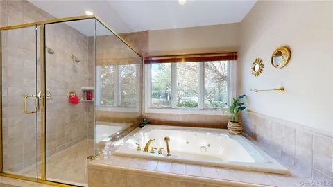 $3,795,000 | 23 Overbrook Lane, Glen Head, NY 11545