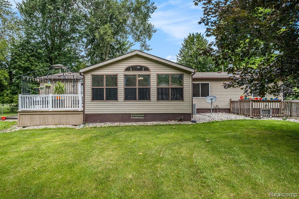 4486 Lapeer Road Burton, MI 48509 - Photo 27 of 31 Gallery Image 27