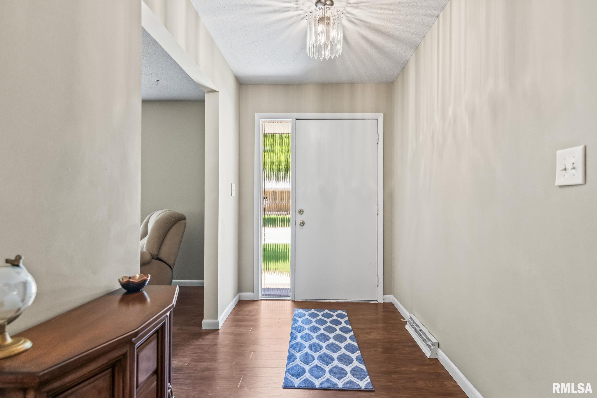 244 North Columbia Avenue Springfield, IL 62702 - Photo 4 of 32 Gallery Image 4
