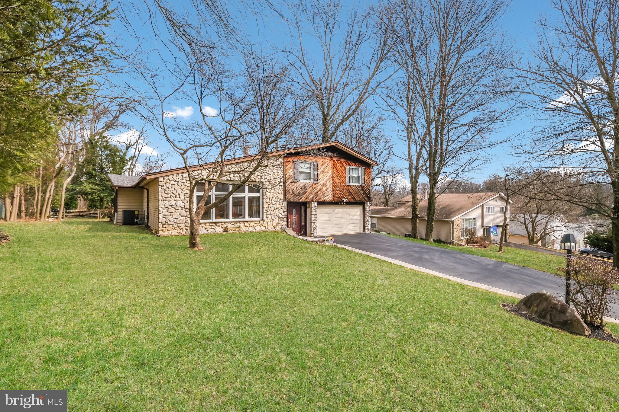 204 Red Barn Road Willow Grove, PA 19090 - Photo 2 of 48 Gallery Image 2