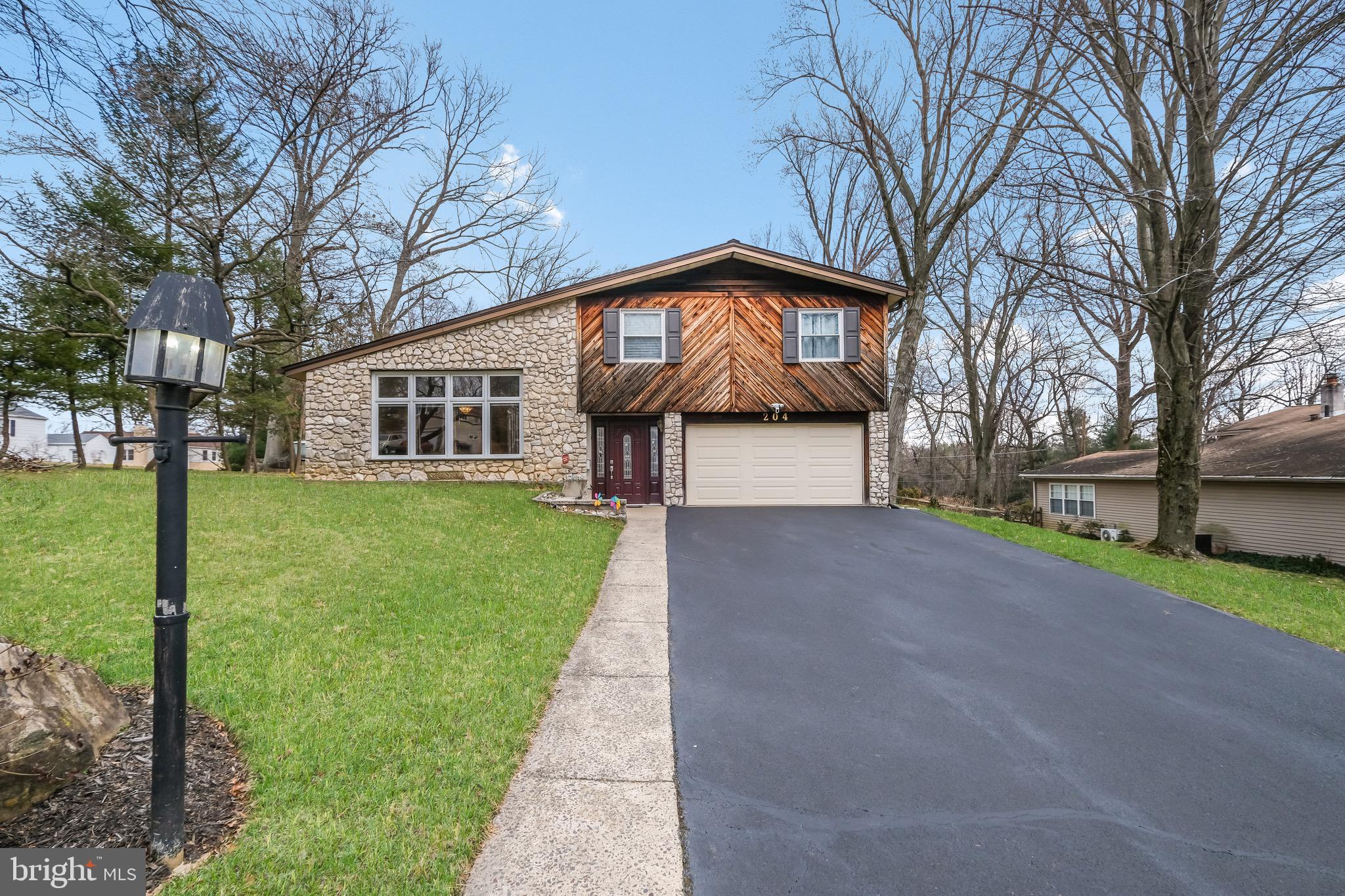 204 Red Barn Road Willow Grove, PA 19090 - Photo 3 of 48 Gallery Image 3