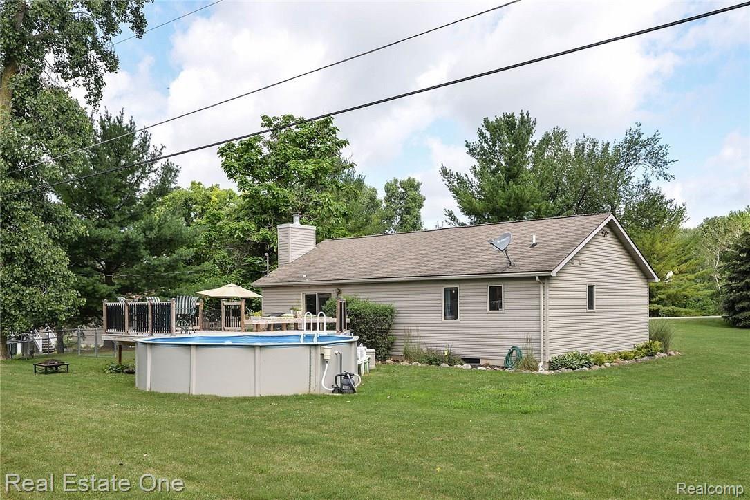 255 Triangle Lake Road Howell, MI 48843 - Photo 35 of 48 4_36.jpg