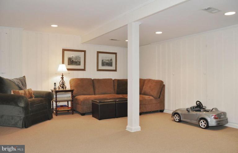 5602 Ridgefield Road Bethesda, MD 20816 - Photo 11 of 25 Recreation Room