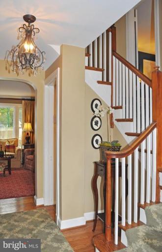 5602 Ridgefield Road Bethesda, MD 20816 - Photo 14 of 25 Staircase