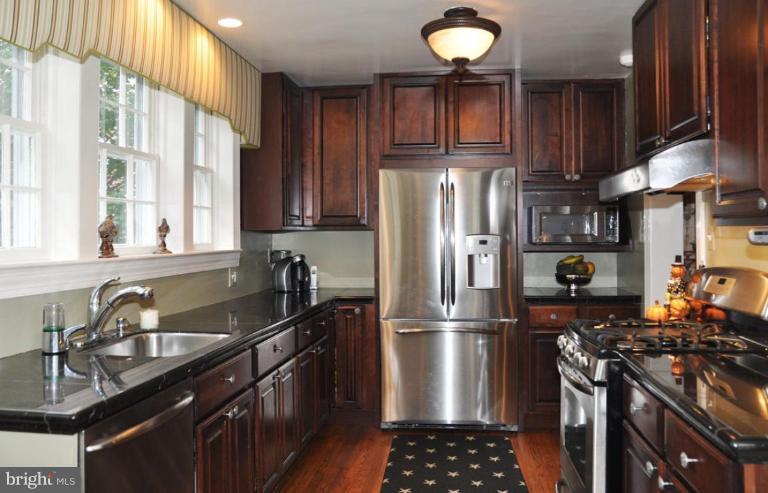 5602 Ridgefield Road Bethesda, MD 20816 - Photo 3 of 25 Kitchen