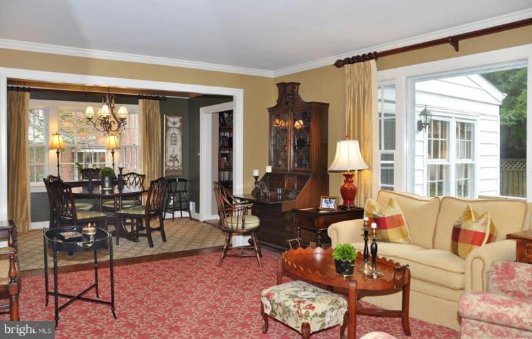 5602 Ridgefield Road Bethesda, MD 20816 - Photo 4 of 25 Living Room/Dining Room