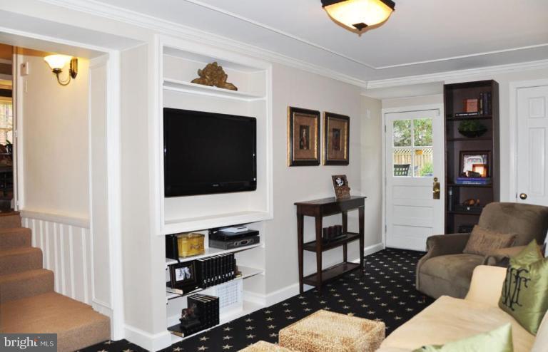 5602 Ridgefield Road Bethesda, MD 20816 - Photo 7 of 25 Family Room #2