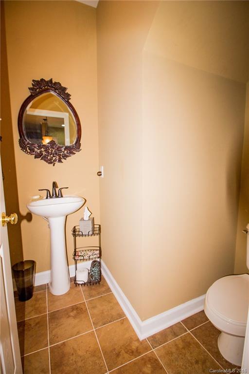 416 Queens Road, Unit 13 Charlotte, NC 28207 - Photo 13 of 24 Gallery Image 13