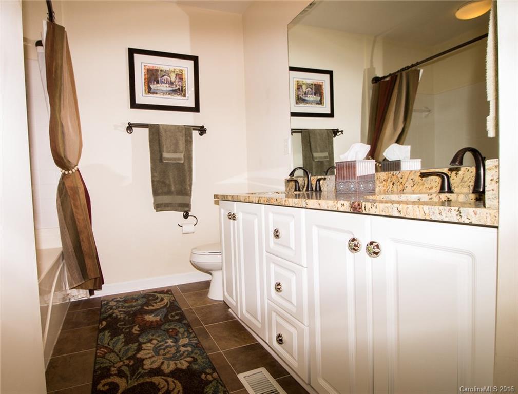 416 Queens Road, Unit 13 Charlotte, NC 28207 - Photo 18 of 24 Gallery Image 18