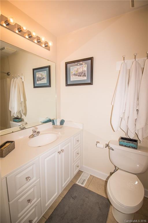 416 Queens Road, Unit 13 Charlotte, NC 28207 - Photo 20 of 24 Gallery Image 20