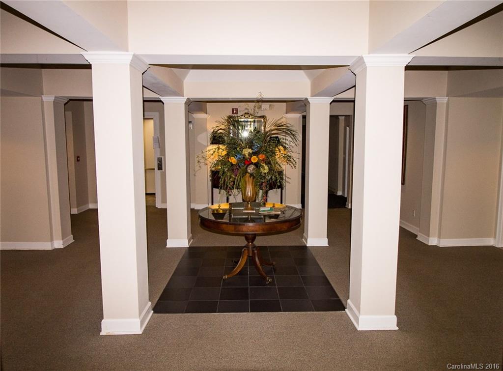 416 Queens Road, Unit 13 Charlotte, NC 28207 - Photo 3 of 24 Gallery Image 3