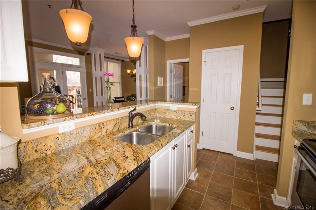 416 Queens Road, Unit 13 Charlotte, NC 28207 - Photo 9 of 24 Gallery Image 9