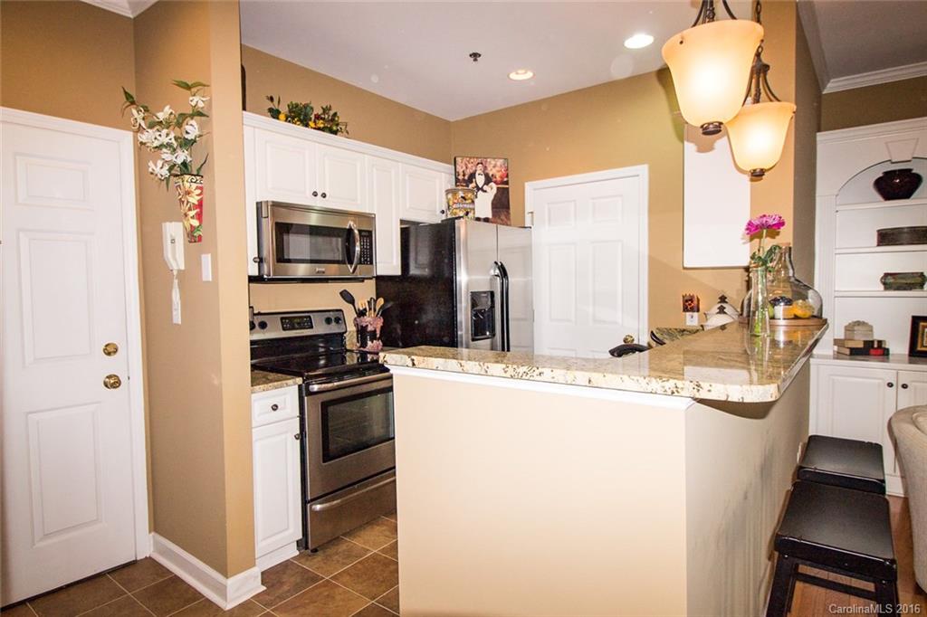 416 Queens Road, Unit 13 Charlotte, NC 28207 - Photo 10 of 24 Gallery Image 10