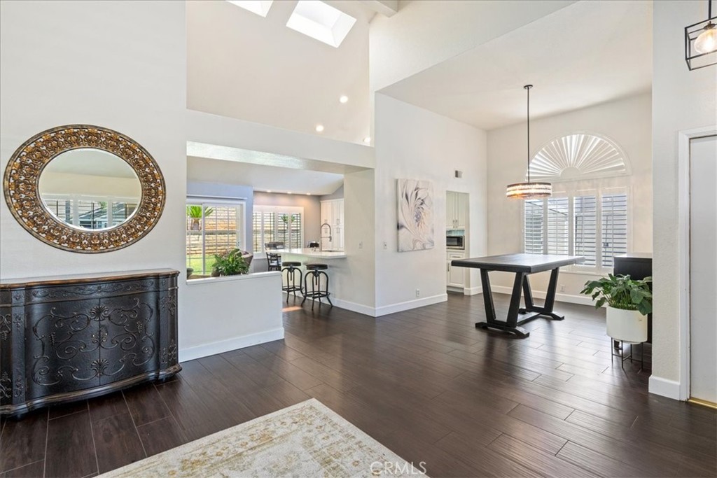 106 Bracebridge Court Riverside, CA 92506 - Photo 5 of 48 a view of kitchen with dining table and chairs