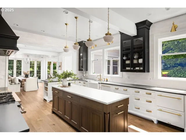 $5,295,000 | 11175 South Riverwood Road, Portland, OR 97219