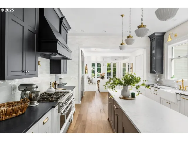 $5,295,000 | 11175 South Riverwood Road, Portland, OR 97219