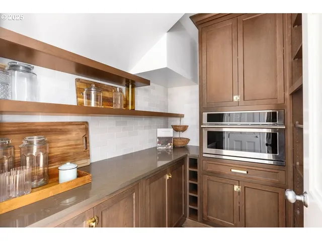 $5,295,000 | 11175 South Riverwood Road, Portland, OR 97219