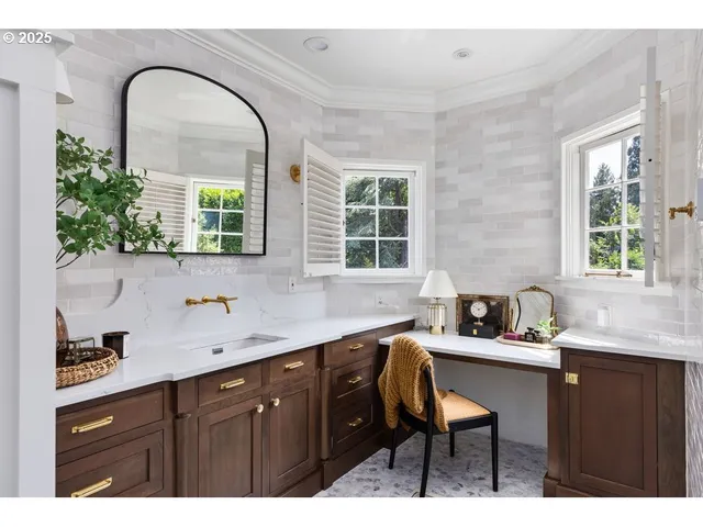 $5,295,000 | 11175 South Riverwood Road, Portland, OR 97219