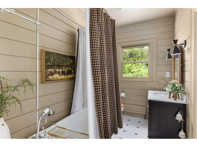 $5,295,000 | 11175 South Riverwood Road, Portland, OR 97219