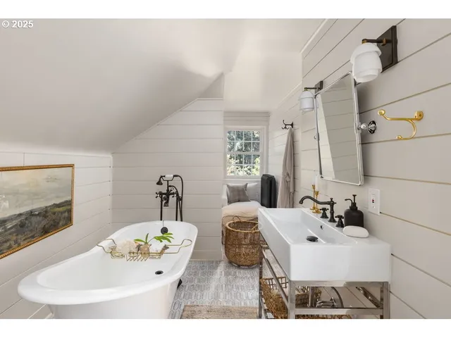 $5,295,000 | 11175 South Riverwood Road, Portland, OR 97219