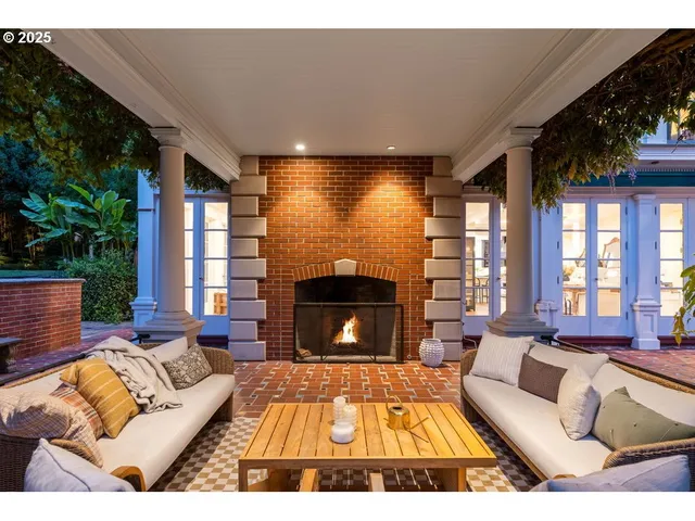 $5,295,000 | 11175 South Riverwood Road, Portland, OR 97219