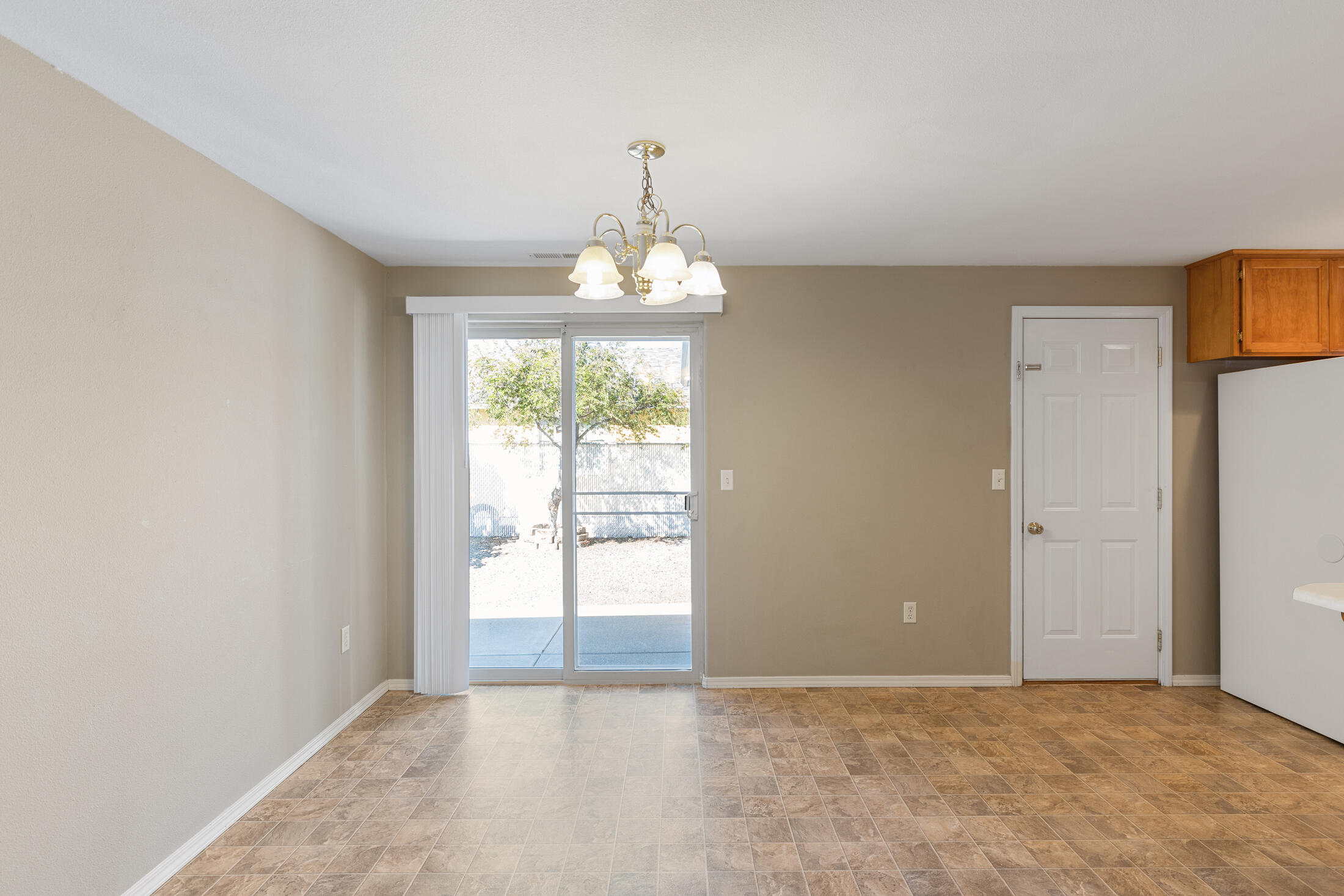 668 Andrea Way Eagle Point, OR 97524 - Photo 10 of 26 0R1A0921