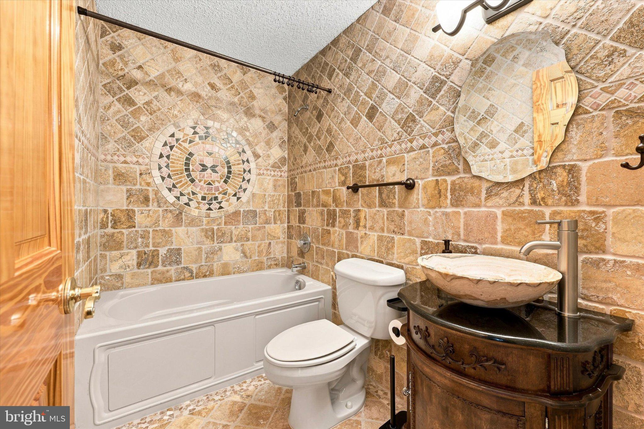 4703 B Dunbarton Road Mount Laurel, NJ 08054 - Photo 18 of 25 Full hall bathroom across from bedroom.