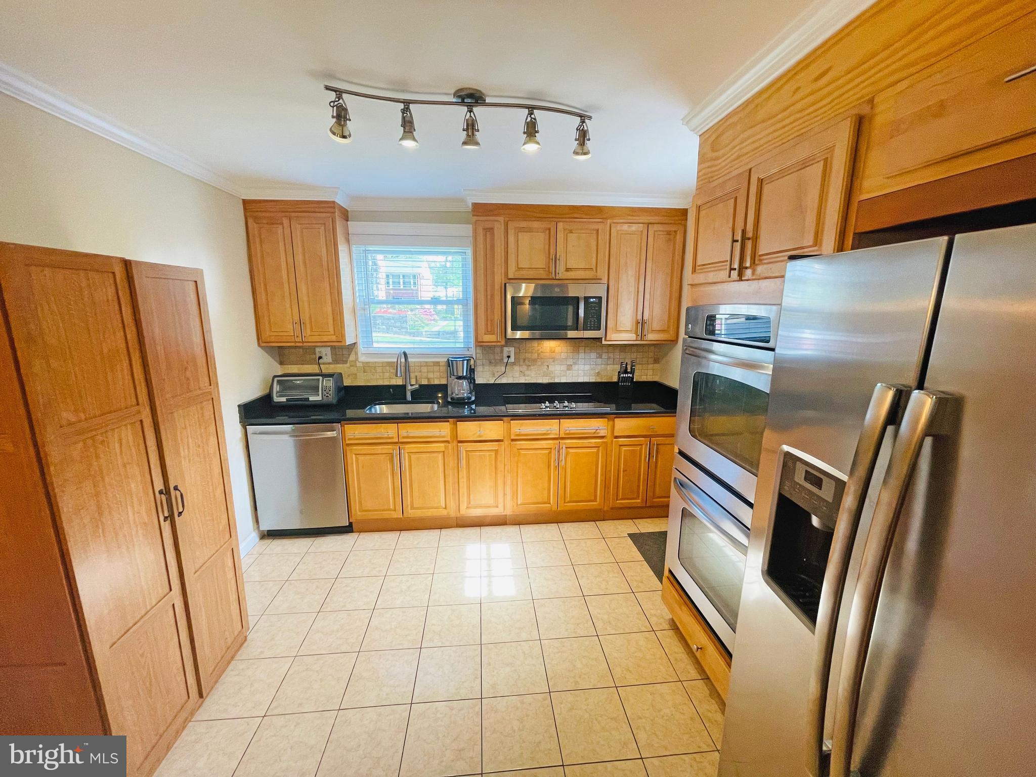 11802 Charles Road Silver Spring, MD 20906 - Photo 8 of 25