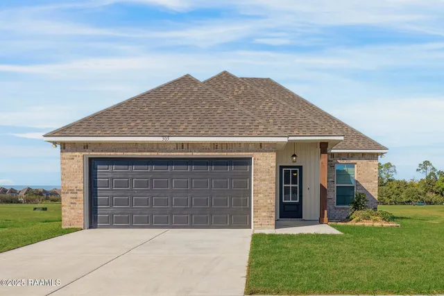 $1,900 | 305 Wakely Court, Lafayette, LA 70506