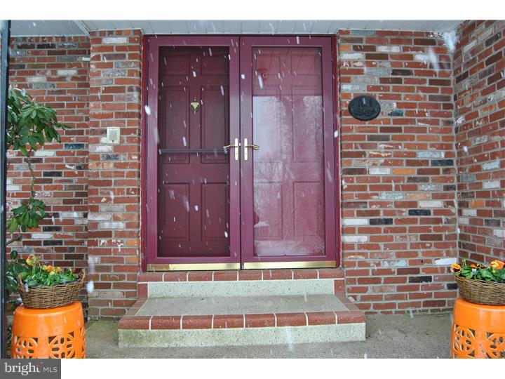 46 Peddrick Road Wayne, PA 19087 - Photo 2 of 25 Porch