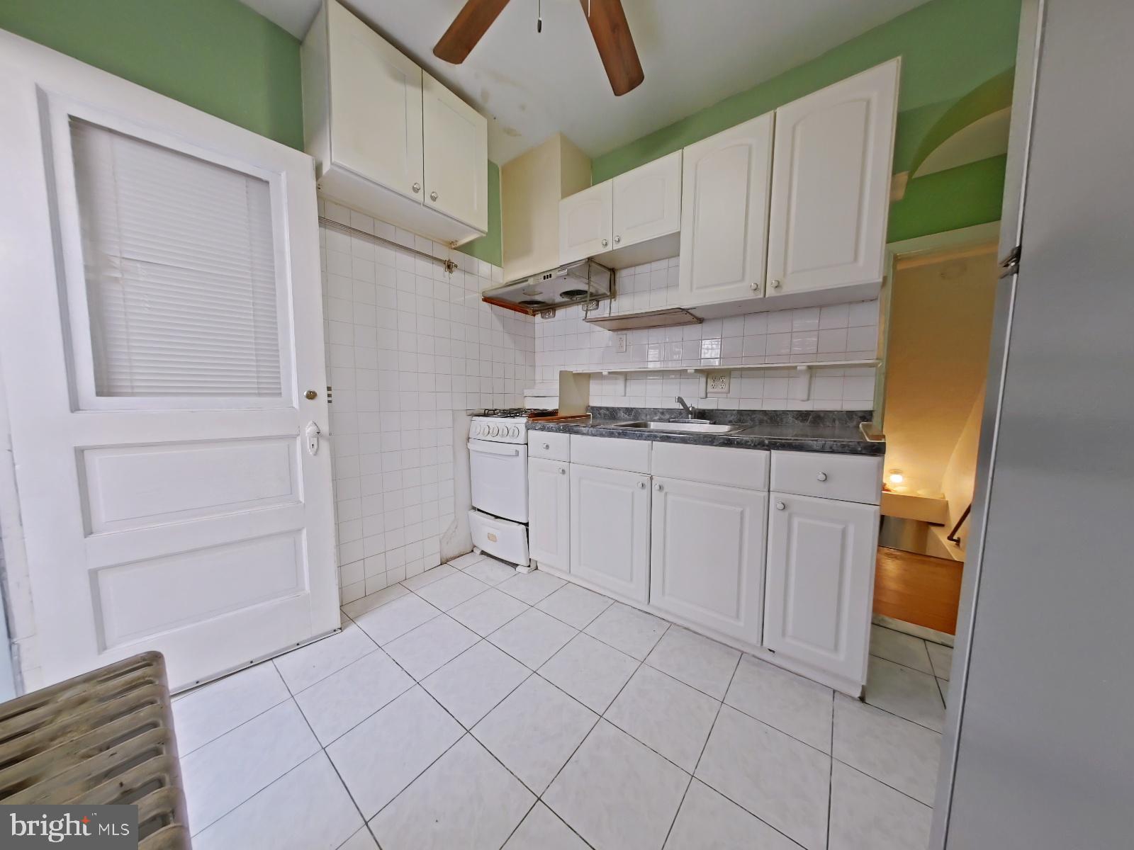 529 Tree Street Philadelphia, PA 19148 - Photo 15 of 31 Kitchen