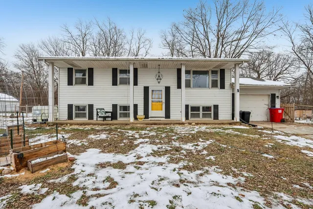 $235,000 | 8091 Deer Drive, Hennepin, IL 61327