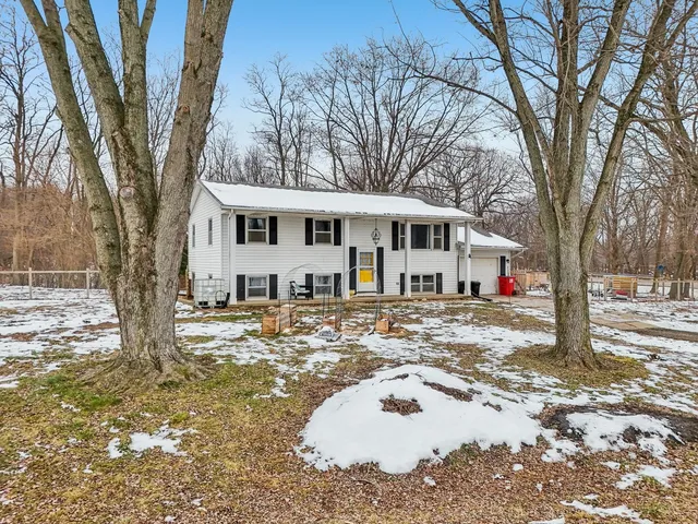 $235,000 | 8091 Deer Drive, Hennepin, IL 61327