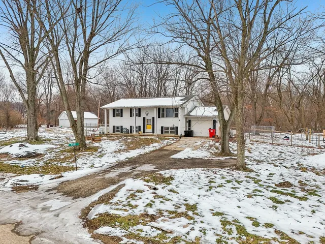 $235,000 | 8091 Deer Drive, Hennepin, IL 61327