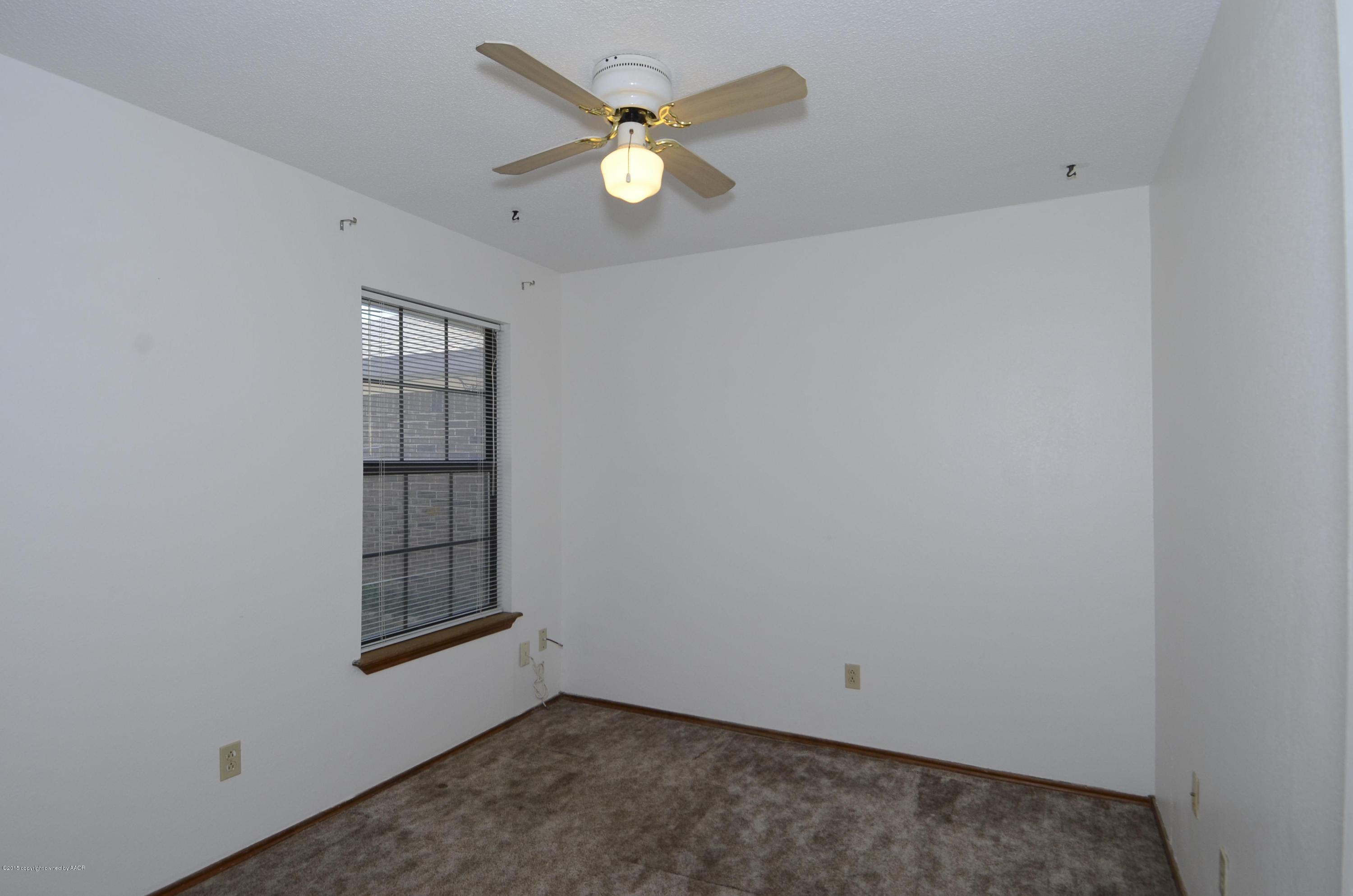 5300 Raindrop Lane Amarillo, TX 79110 - Photo 17 of 25 17 Bedroom 3