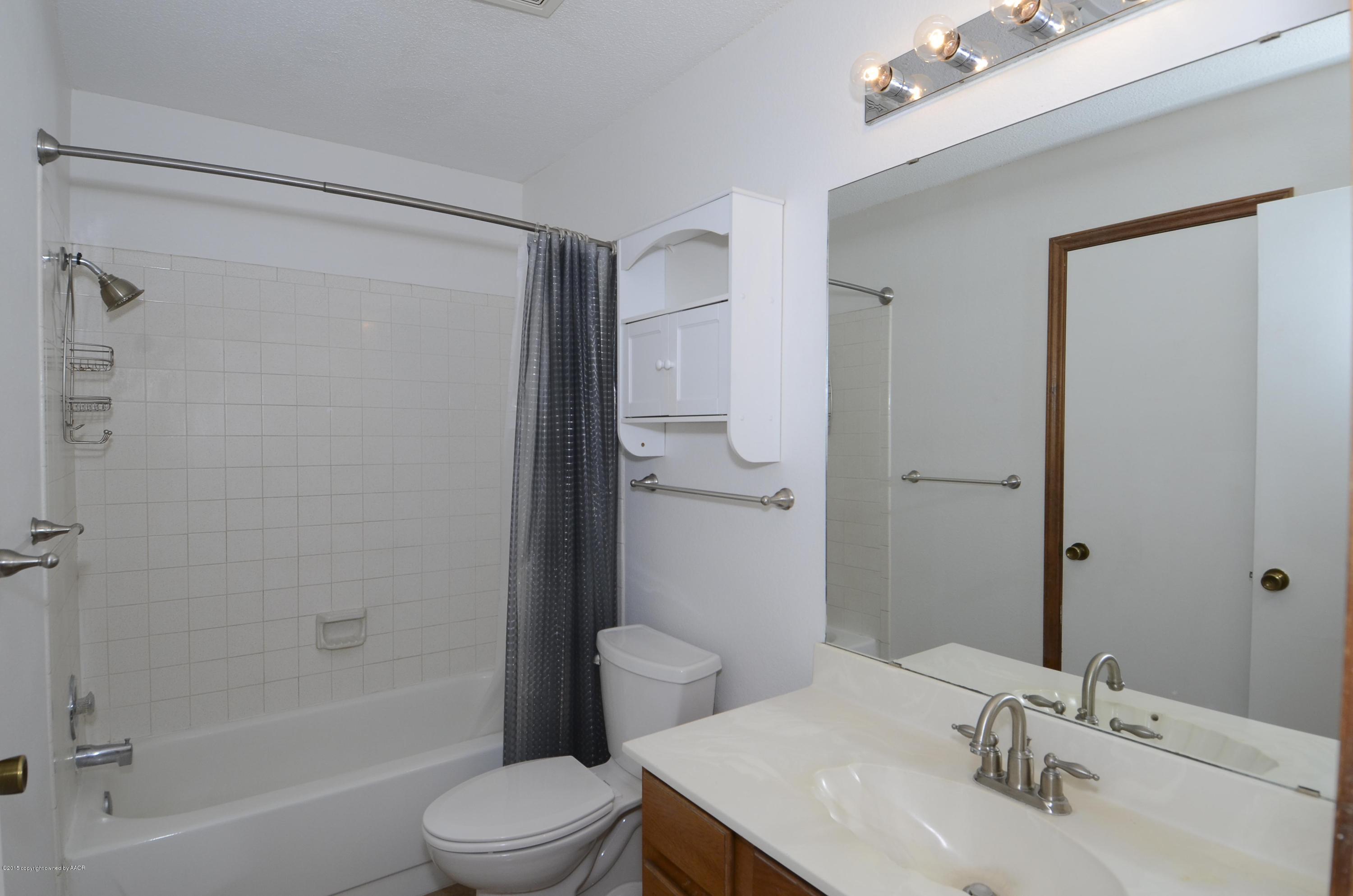 5300 Raindrop Lane Amarillo, TX 79110 - Photo 19 of 25 19 Master Bathroom
