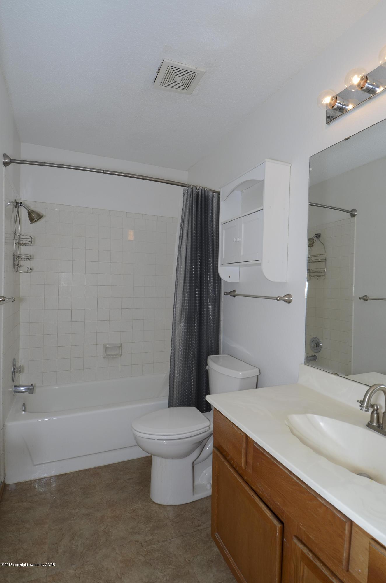 5300 Raindrop Lane Amarillo, TX 79110 - Photo 20 of 25 20 Master Bathroom 2