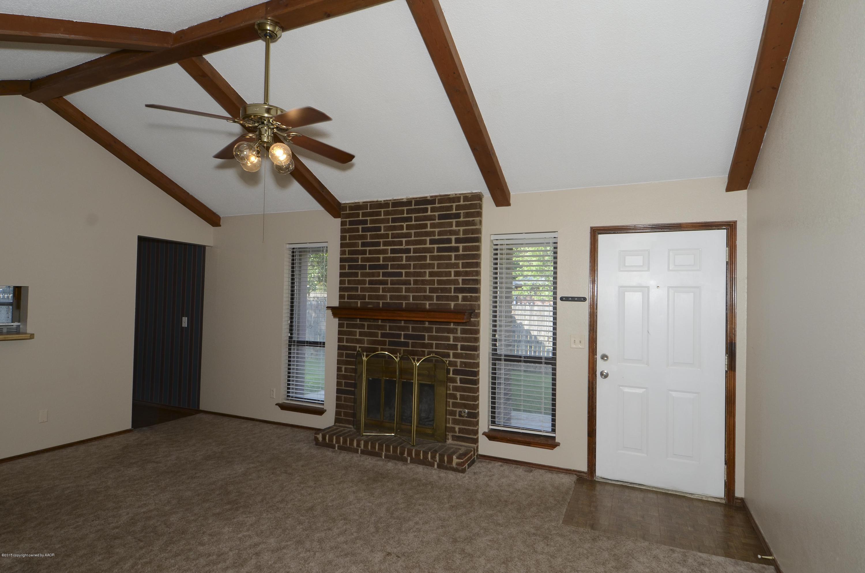 5300 Raindrop Lane Amarillo, TX 79110 - Photo 7 of 25 07 Living Room 3