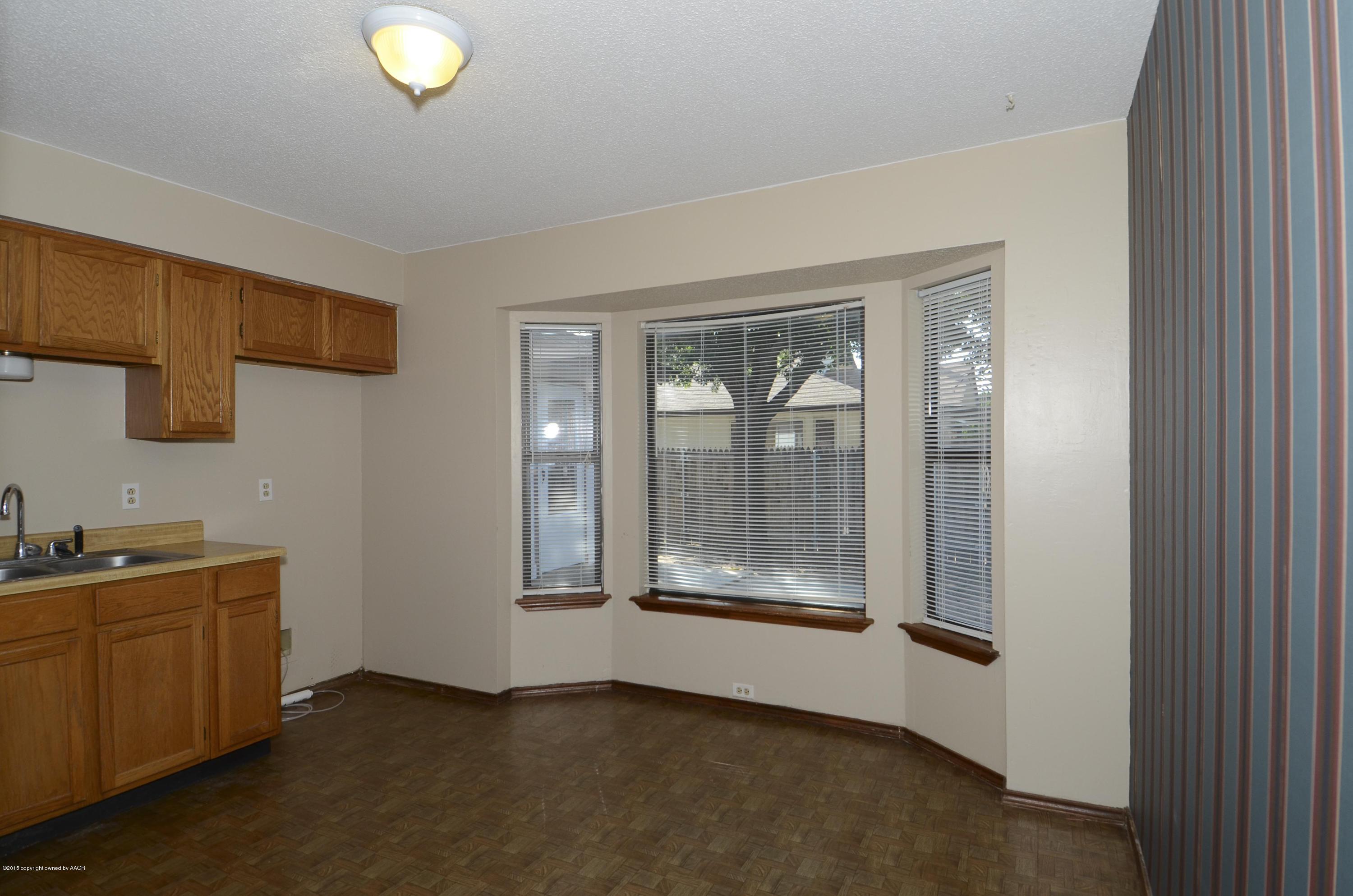 5300 Raindrop Lane Amarillo, TX 79110 - Photo 8 of 25 08 Dining Area