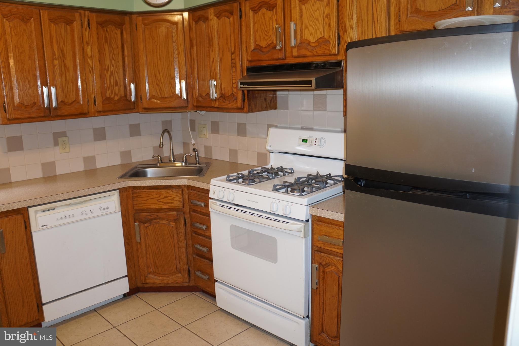 727 Colebrook Road Philadelphia, PA 19115 - Photo 12 of 25 Gallery Image 12