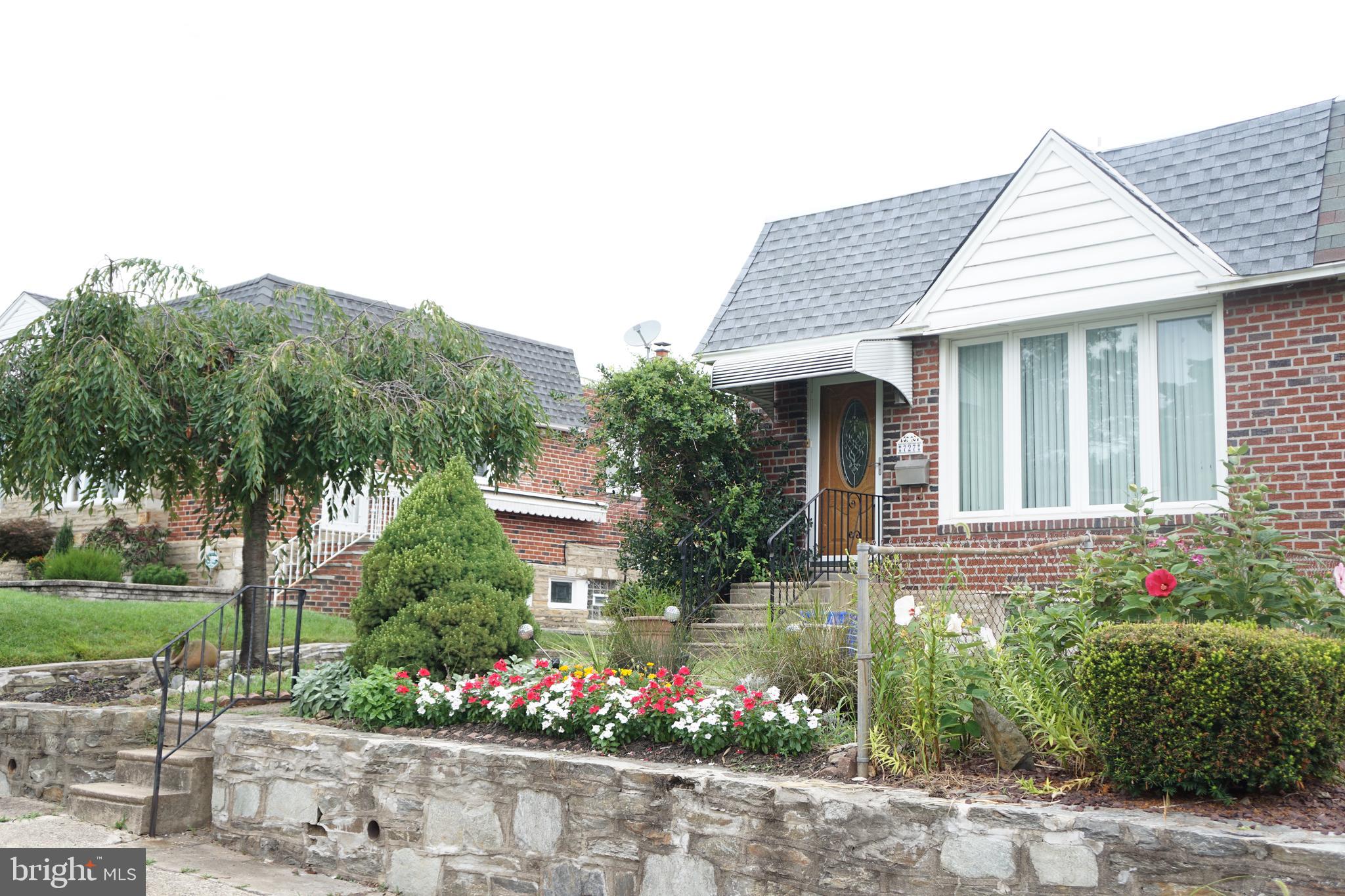 727 Colebrook Road Philadelphia, PA 19115 - Photo 4 of 25 Gallery Image 4