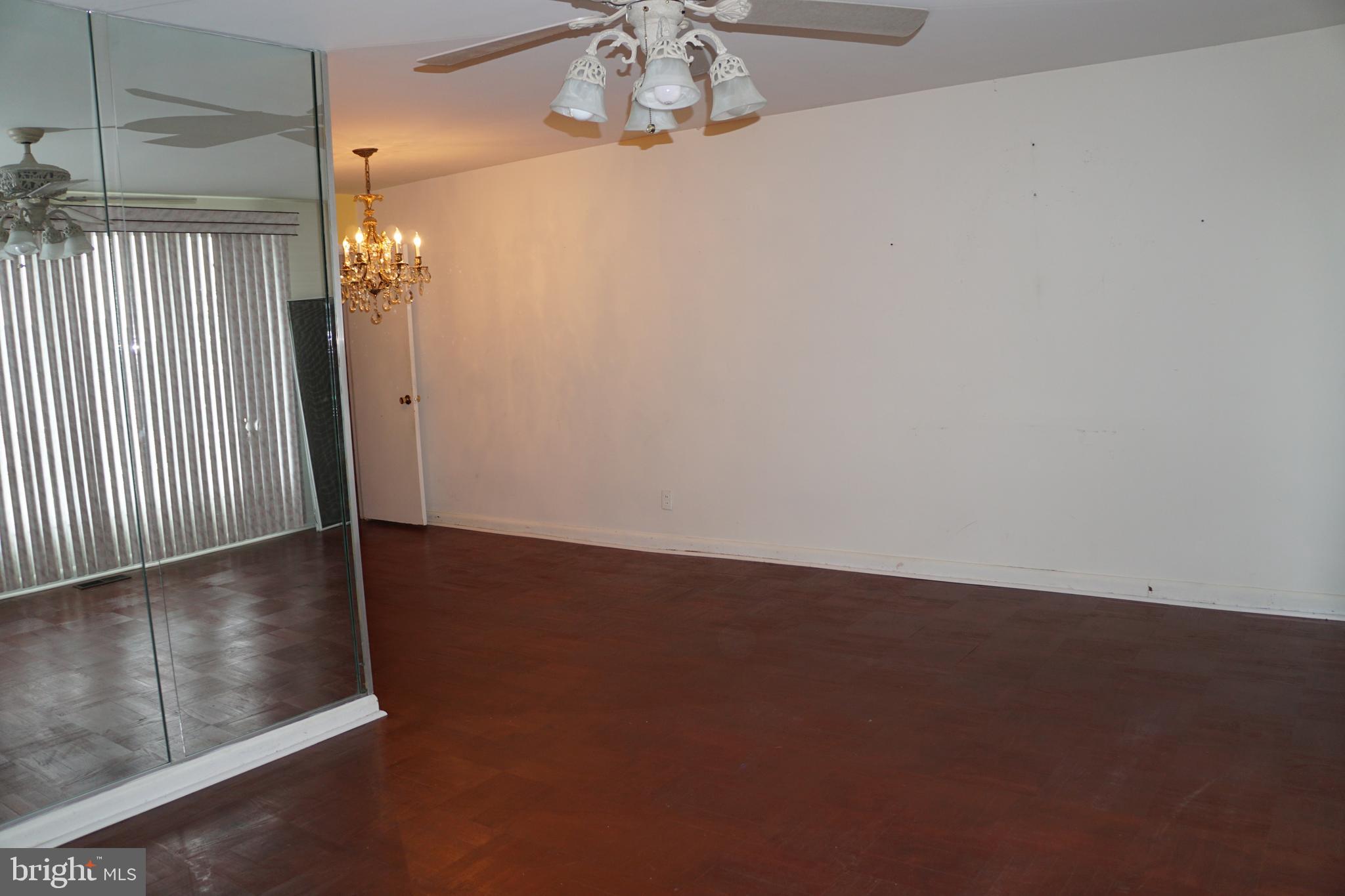 727 Colebrook Road Philadelphia, PA 19115 - Photo 5 of 25 Gallery Image 5