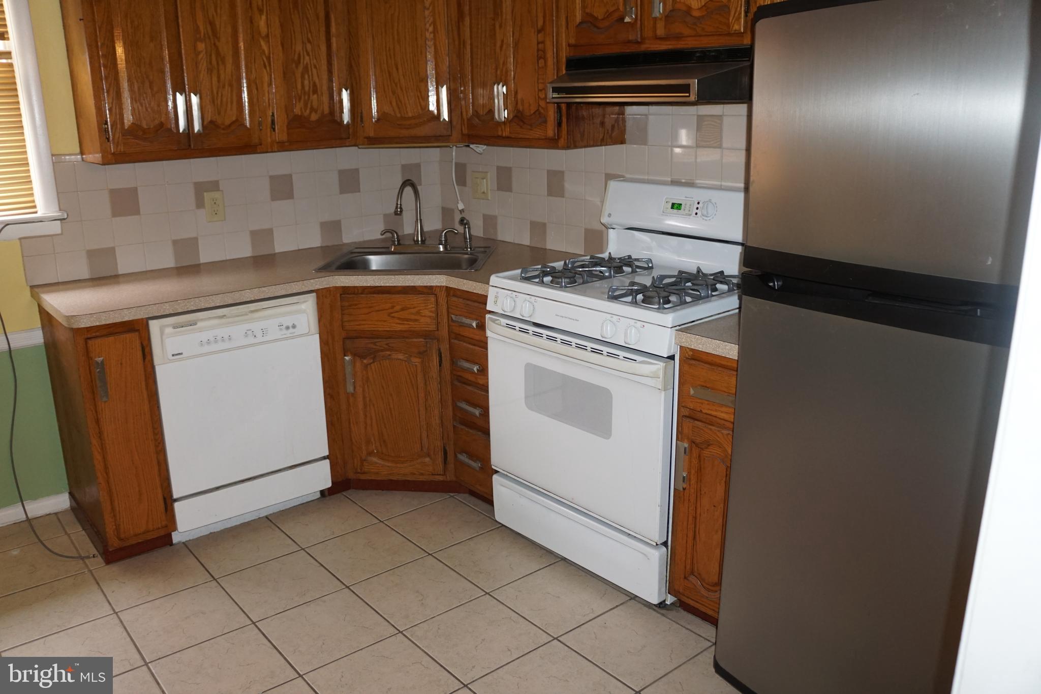 727 Colebrook Road Philadelphia, PA 19115 - Photo 10 of 25 Gallery Image 10