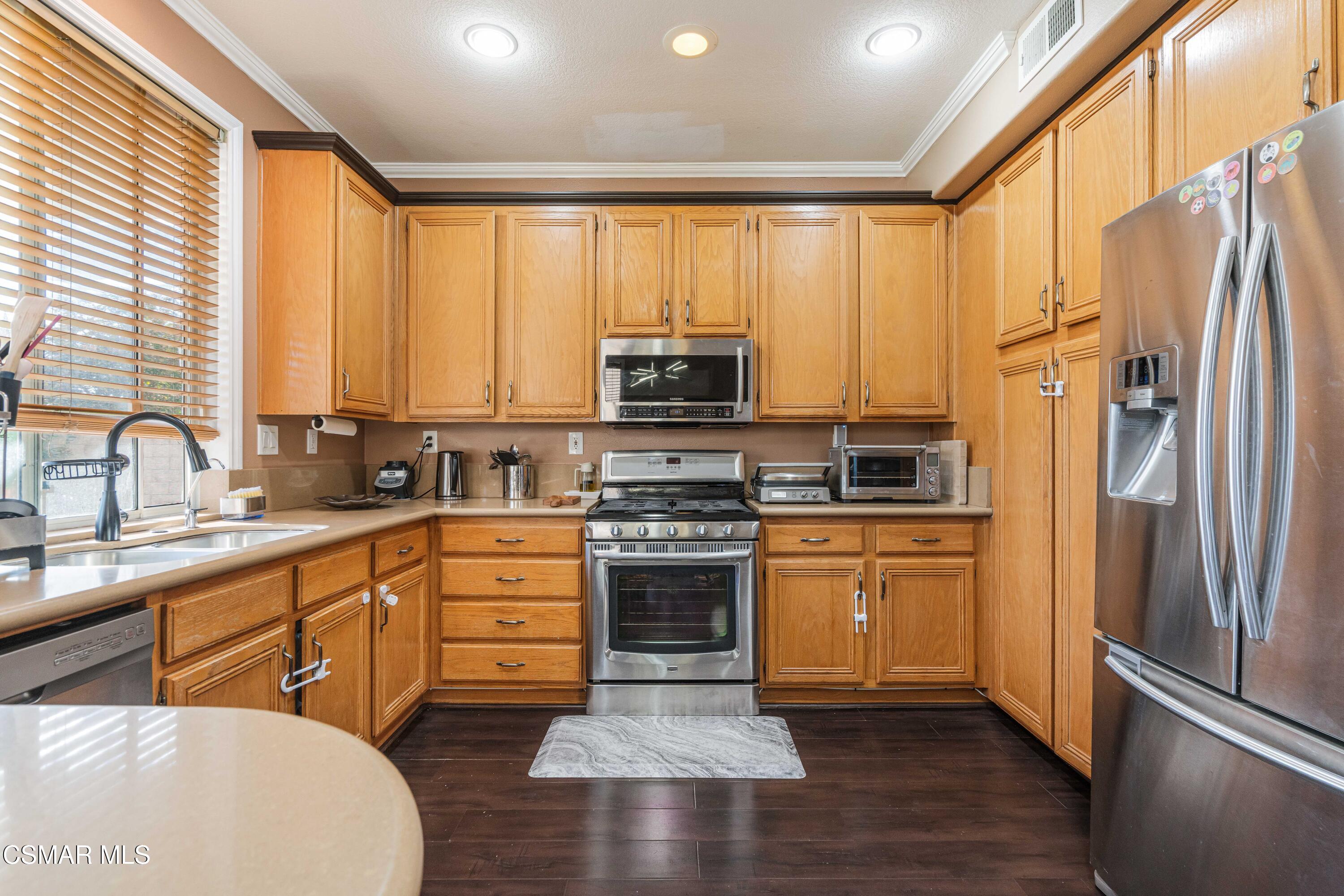 969 Roldan Avenue Simi Valley, CA 93065 - Photo 11 of 32 969 Roldan Ave, Simi Valley