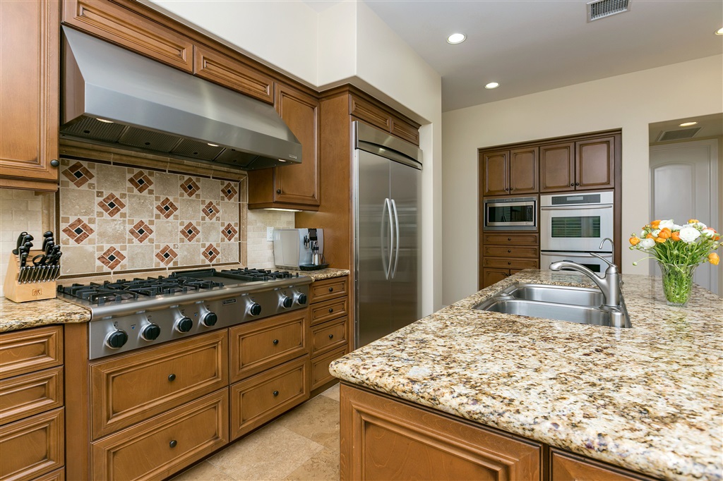 2432 Lapis Road Carlsbad, CA 92009 - Photo 2 of 25 Gallery Image 2